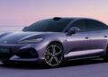 BYD представя най-новия си луксозен електромобил с елегантен дизайн тип „фастбек“ и пробег от 570 мили