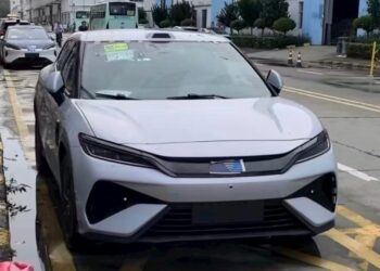 Електрическият GT на BYD се появява отново след първото си публично представяне