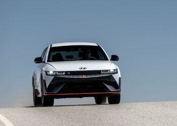 Hyundai IONIQ 5 N EV получава значително намаление на цената с 6 300 долара и нови функции