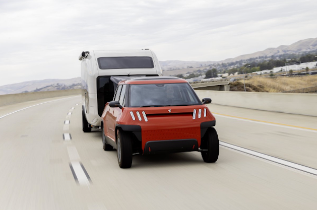 Електрически кемпер „Pebble Flow“, теглен от електрически камион с размери на MINI на TELO 6 Telo truck pulls pebble trailer 4