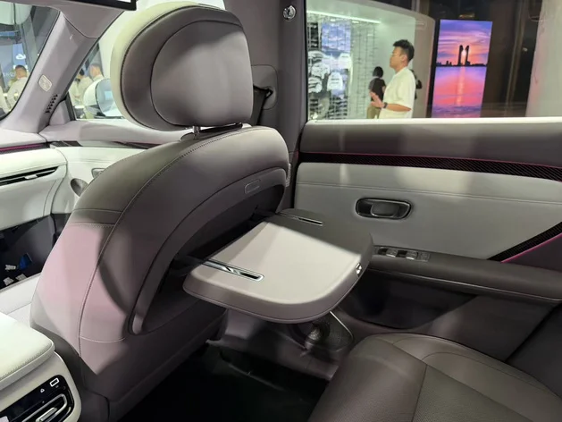 Changan Nevo Q06 дебютира с задно задвижване с два електродвигателя и ултрабързо зареждане 6C 9 e59bbee78987 100