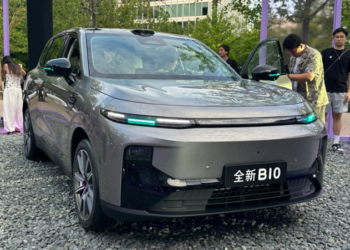 Leapmotor въвежда 800-волтовата технология в сегмента на автомобилите за 15 000 USD и твърди, че конкурентите няма да я настигнат до следващата година