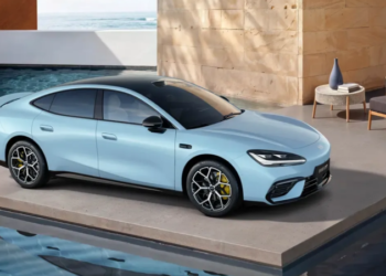 Geely Galaxy TT Ultra с първото в света електрическо задвижване „16 в 1“ стартира предварителните продажби