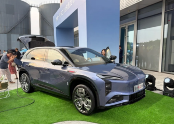 Обновеният Hongqi Tiangong 08 с 800-волтова архитектура стартира предварителна продажба в Китай, като цените започват от 26 400 USD