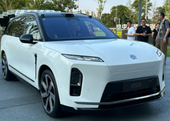 Nio ES8 разширява гамата си с нов петместен модел и опция BaaS, чиято цена започва от 40 400 USD