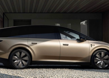 Разкрит е флагманският електрически SUV i9 на Li Auto с 5C зарядно устройство