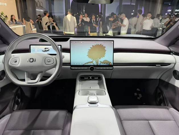Changan Nevo Q06 дебютира с задно задвижване с два електродвигателя и ултрабързо зареждане 6C 5 e59bbee78987 96