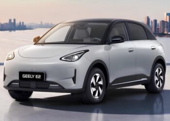 Най-продаваният електромобил в Китай се появява на пазара в ЕС под името Geely E2