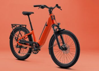 Новият електровелосипед за ежедневно пътуване Vida E EX на Momentum предлага круиз контрол, дросел и още много други функции