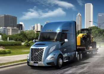 Електрическите полуремаркета на Volvo се зареждат в American Truck Simulator