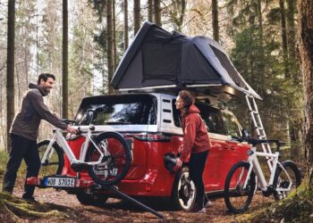 Volkswagen навлиза на пазара на интелигентните електрически велосипеди с радар, камери, очила с HUD и други технологии