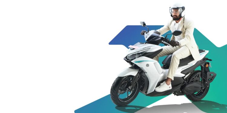 Yamaha пуска на пазара спортния електрически скутер Aerox-E със сменяеми батерии 1 yamaha aerox e scoot head