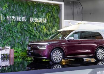 Марката Epicland на Huawei-Dongfeng стартира предварителните продажби на първия си модел X9 на цена от 44 180 долара