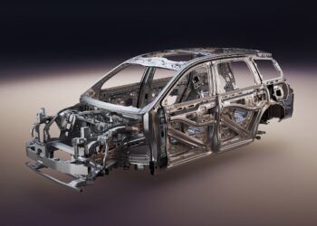 Сайтът на Freelander 8 за кратко използва изображение на каросерията на Nio ES8, преди да го замени