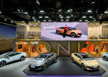 Hyundai Ioniq V започва предварителните продажби в Китай на цена от 17 700 долара