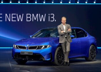 BMW ускорява производството на i3, тъй като силното търсене води до значително увеличаване на обема