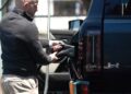 GM значително улеснява зареждането на електромобилите