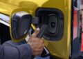 Всяка електромобилна кола на GM от моделната 2027 година ще може да се зарежда директно от зарядните станции „Supercharger“ на Tesla
