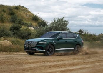 Genesis представя GV80 HEV – първият си хибрид с „подобно на електромобила“ усещане при шофиране и по-висока ефективност