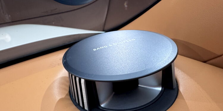 Genesis GV90 premium speakers