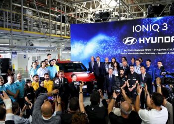 Hyundai започва производството на IONIQ 3 – своя достъпен електрически хечбек