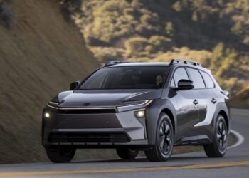 Цената на електромобила Toyota bZ Woodland 2027 започва от 45 000 долара с задвижване на четирите колела