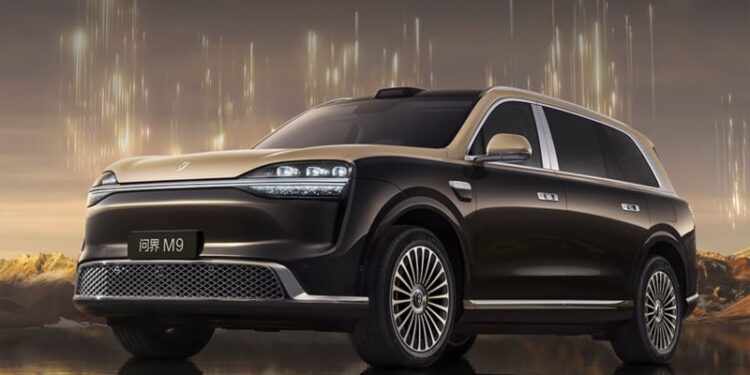 SUV-ът Aito M9 на HIMA с мощност 890 hp доминира в сегмента на луксозните автомобили в Китай, твърди представител на Huawei 1 aito m9 e 800x444 1