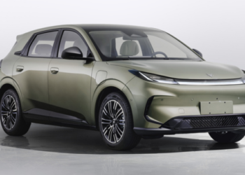 BAIC разширява гамата си от модели с възможност за смяна на батерии, задвижвани от CATL, с новия Arcfox Beta T1 след модела S3