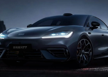 Предварителната продажба на Geely Galaxy TT в Китай започва от 21 400 USD, като моделът е оборудван със специално разработена за него батерия на CATL и система eDrive „16 в 1“