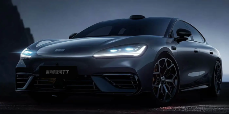 Предварителната продажба на Geely Galaxy TT в Китай започва от 21 400 USD, като моделът е оборудван със специално разработена за него батерия на CATL и система eDrive „16 в 1“ 1 e59bbee78987 77 e1786630432284 800x451 1
