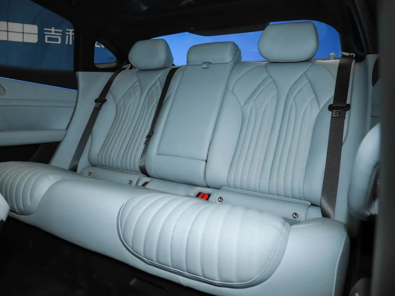 Предварителната продажба на Geely Galaxy TT в Китай започва от 21 400 USD, като моделът е оборудван със специално разработена за него батерия на CATL и система eDrive „16 в 1“ 6 e59bbee78987 82 800x600 1