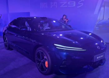Denza Z9S на BYD стартира предварителните продажби с пробег по CLTC до 1 100 км и функция за бързо зареждане