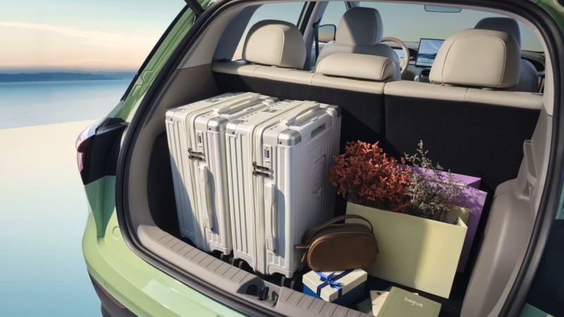 Geely E2 ще пристигне при дилърите в Бенилюкс на 11 и 12 септември 7 geely e2 2 800x450 1