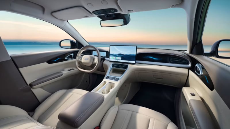 Geely E2 ще пристигне при дилърите в Бенилюкс на 11 и 12 септември 5 geely e2 800x450 1