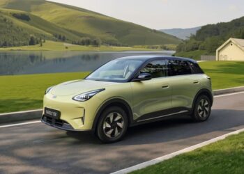 За електрическия хечбек Geely E2 започнаха да се приемат поръчки в Европа на цена от 22 490 USD