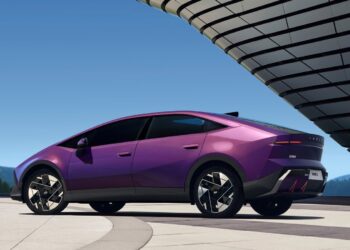 Hyundai пуска на пазара електрическия Ioniq V за по-малко от 15 000 долара, но не можете да го купите 3 Hyundai ioniq v purple