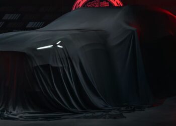 „Мерцедес“ разкрива подробности за предстоящия си електрически SUV от серията AMG с мощност 1 000 hp