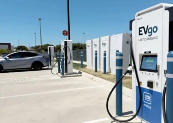 EVgo монтира 500 бързи зарядни станции на местата, където американците пазаруват