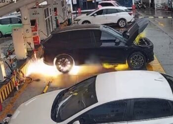 Zeekr публикува изявление относно запалването на SUV-модела 7X на зарядната станция