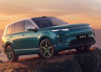 BYD пуска на пазара SUV-модела Sealion 08, с което подсилва усилията за утвърждаване на флагманския модел в гамата Ocean