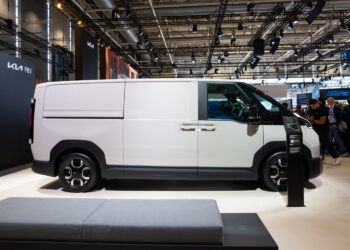Kia pv7 ev van side