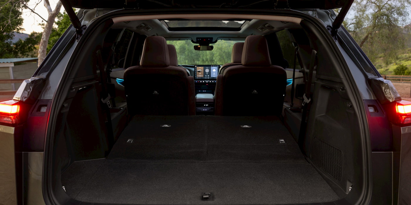 Lexus-3-row-luxury-electric-SUV-interior-space