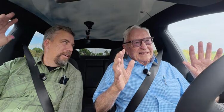 Tesla FSD 98 year old Larry