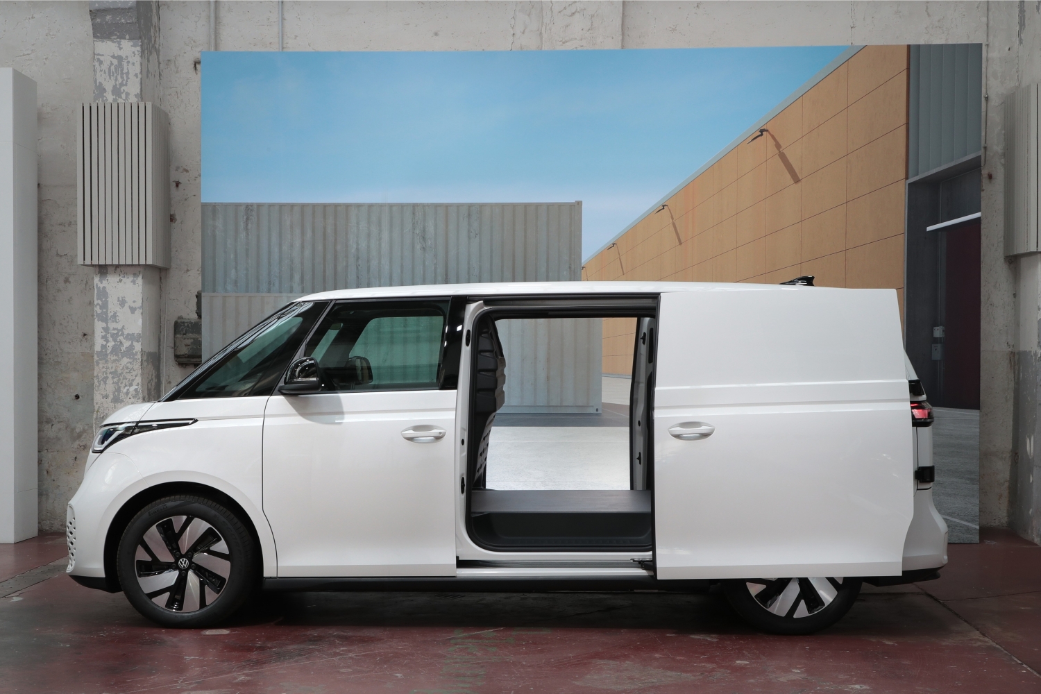 Volkswagen-ID-Buzz-Cargo-longer