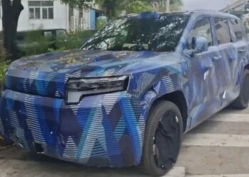 BYD Fang Cheng Bao Ti 6 бе забелязан в Китай като по-евтина алтернатива на BYD Ti 7