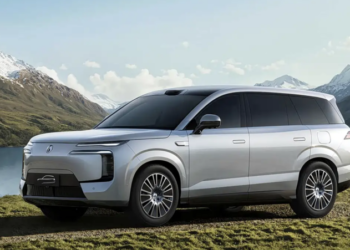 Denza N8L BEV се пуска на пазара с батерия с капацитет 130 kWh, която може да се зареди напълно за 9 минути
