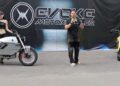 Новият електрически мотоциклет на Evoke на цена 5 000 долара може да развива скорости, характерни за магистралите, и ще се появи на пазара в САЩ и ЕС 9 Новият електрически мотоциклет на Evoke на цена 5 000 долара може да развива скорости, характерни за магистралите, и ще се появи на пазара в САЩ и ЕС