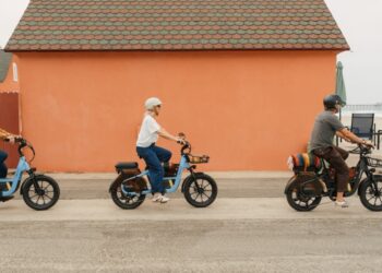 Новият електрически велосипед за превоз на товари MUXI Pro на Segway, развиващ скорост от 28 MPH, е снабден с автоматично превключване на предавките и регенеративно спиране