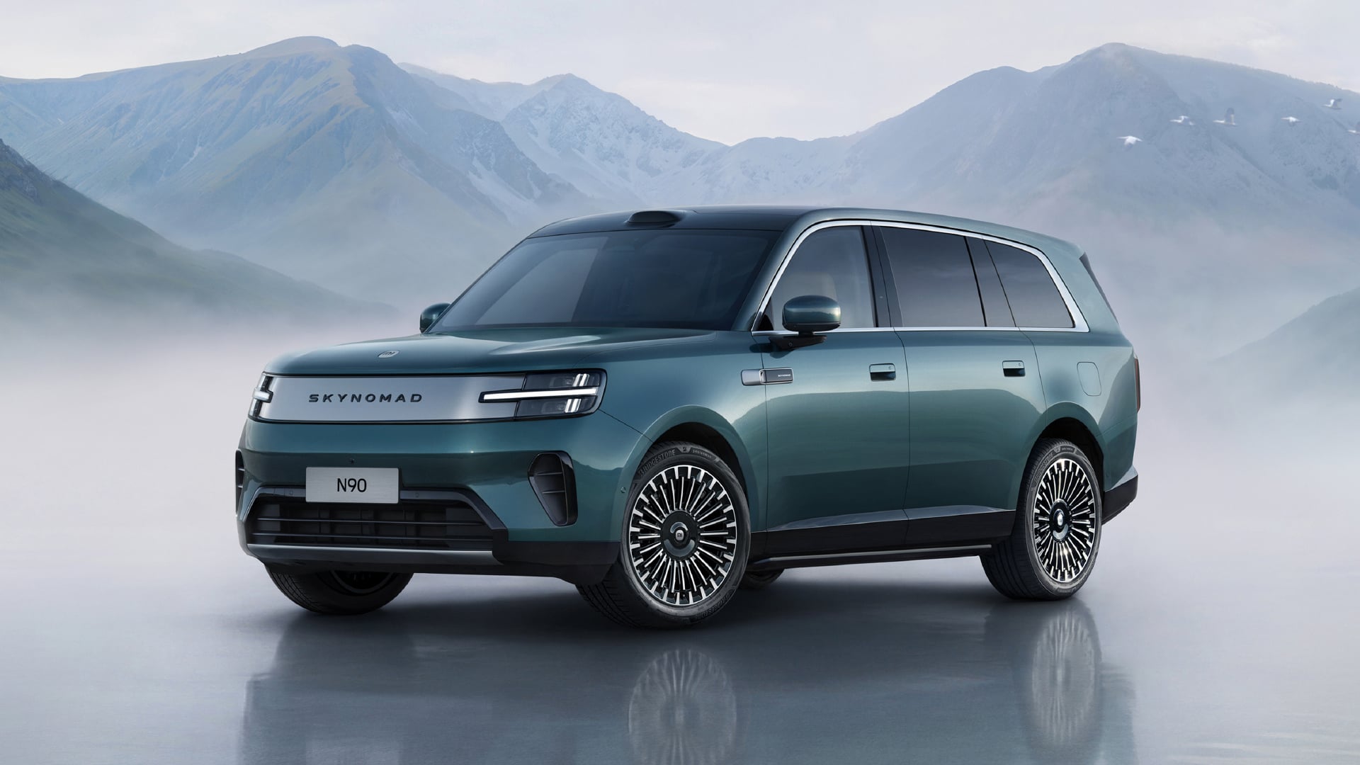 SUV-ът Xiaomi Skynomad EREV започва да се доставя в Китай, а главният изпълнителен директор Лей Джун връчи ключовете на собствениците 4 xiaomi skynomad presales 1