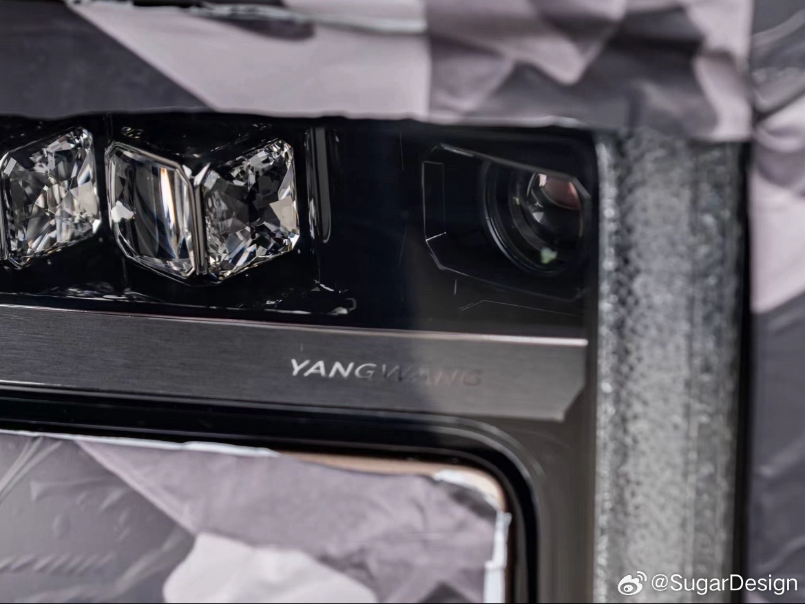 Моделът „Yangwang“ на BYD дава представа за предстоящия седан, който ще се конкурира с Rolls-Royce, и ще бъде оборудван с твърдотелна батерия 2 yw i